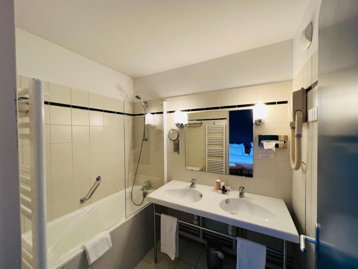 Le Pre Saint Germain Hotel Louviers Exterior photo