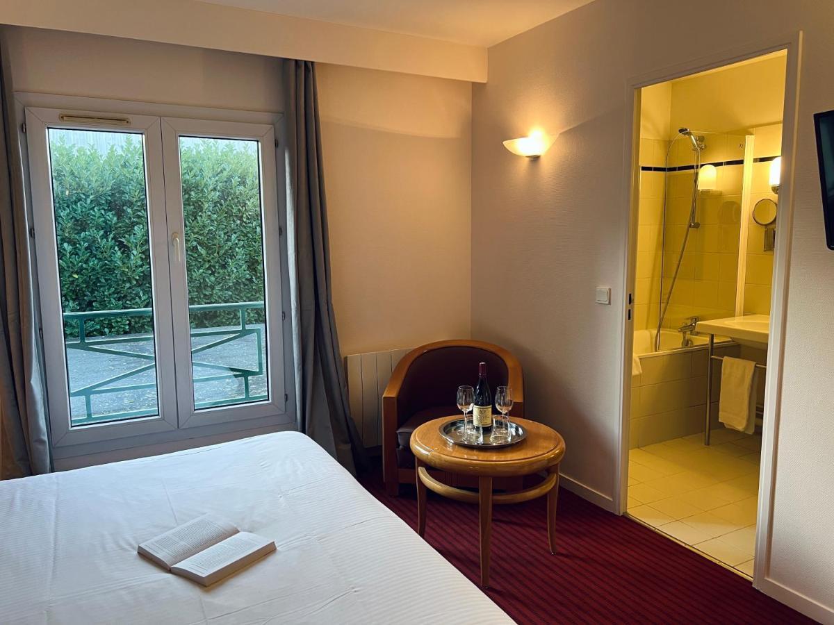 Le Pre Saint Germain Hotel Louviers Exterior photo