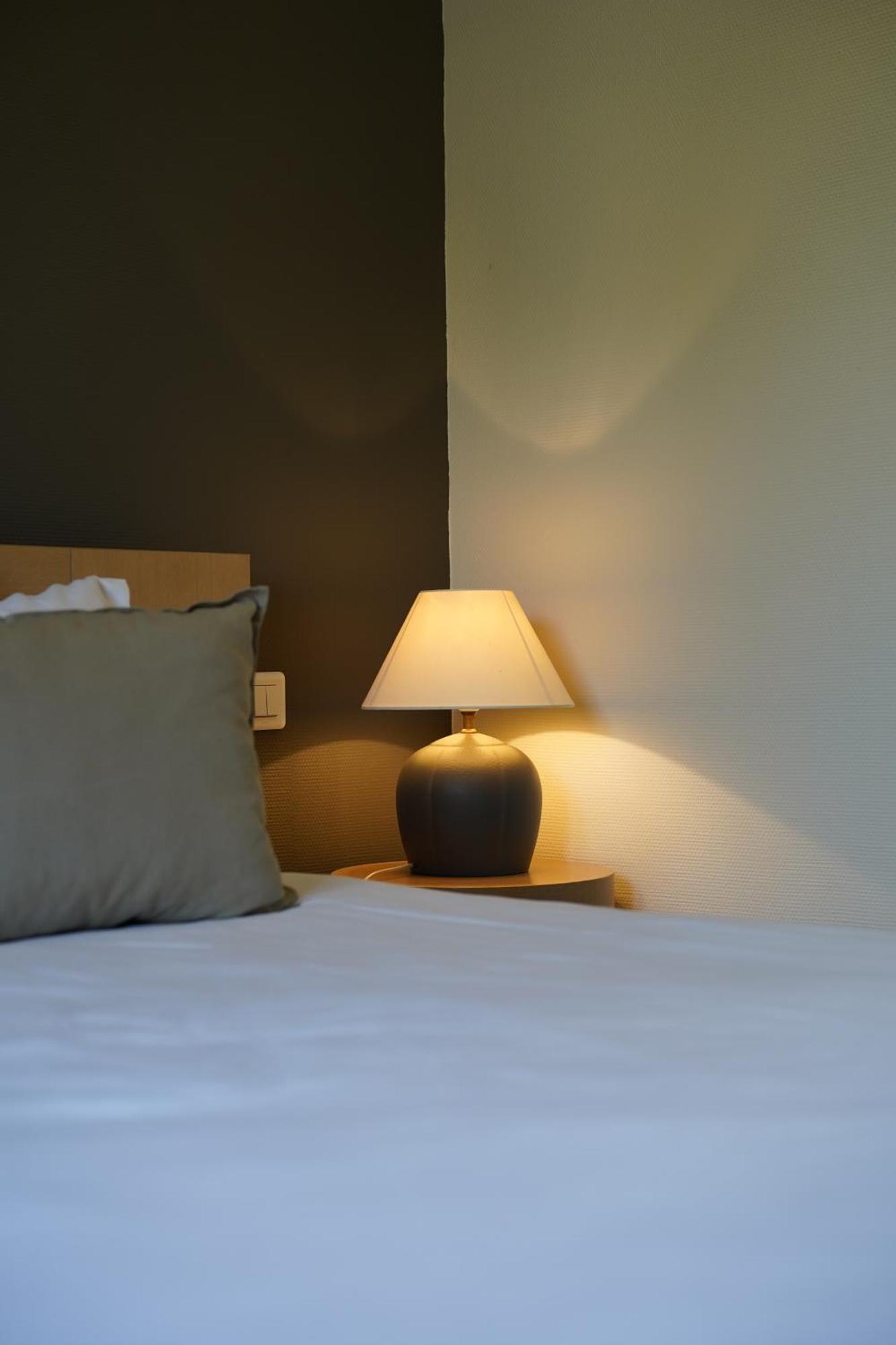 Le Pre Saint Germain Hotel Louviers Exterior photo
