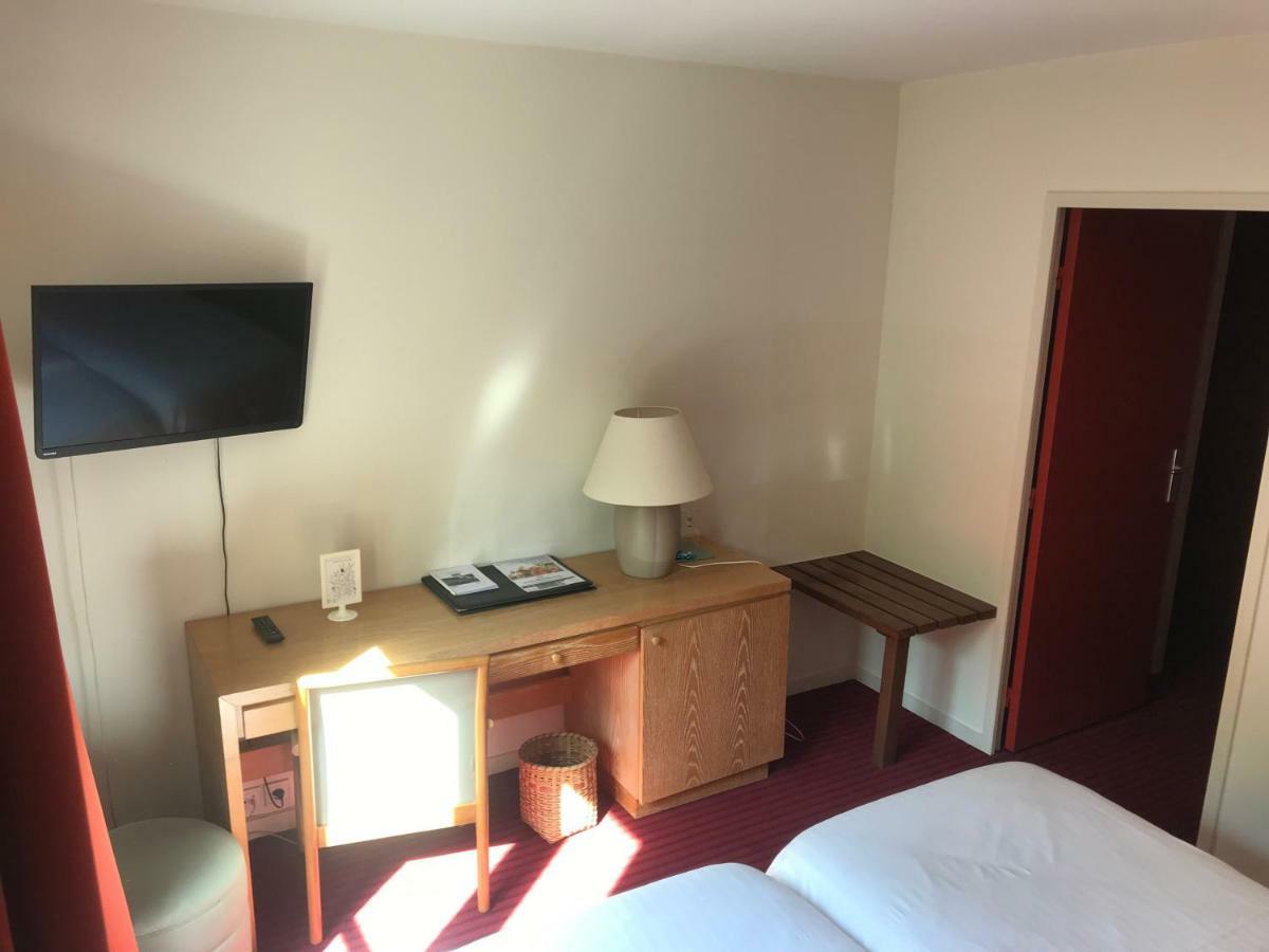 Le Pre Saint Germain Hotel Louviers Exterior photo
